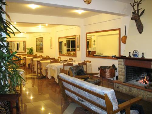 Athina Hotel Kréstena Esterno foto
