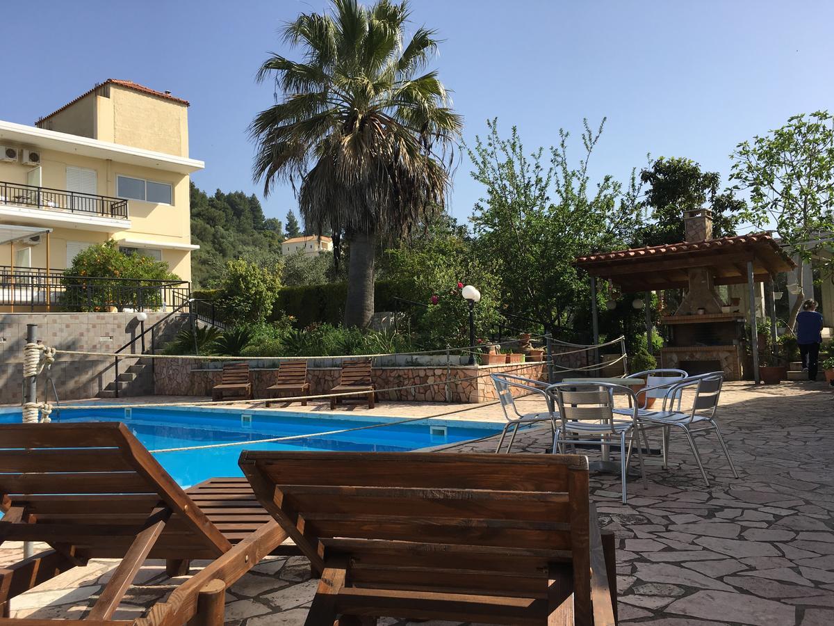 Athina Hotel Kréstena Esterno foto